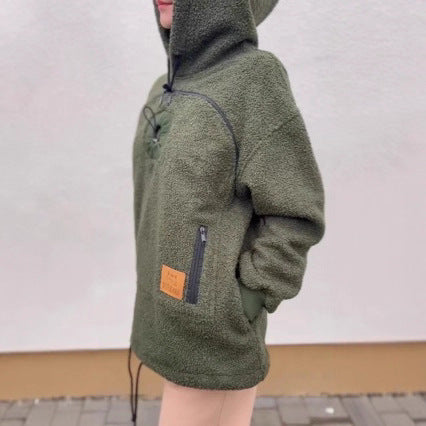 Pet pouch hoodie detail
